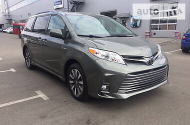 Минивэн Toyota Sienna 2019 в Киеве