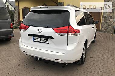 Мінівен Toyota Sienna 2012 в Ковелі