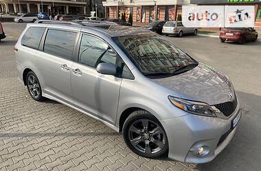 Toyota Sienna 2017