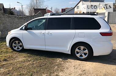 Toyota Sienna 2015