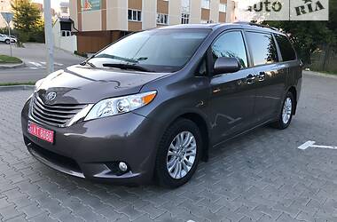 Мінівен Toyota Sienna 2017 в Луцьку