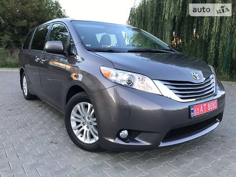 Мінівен Toyota Sienna 2017 в Луцьку