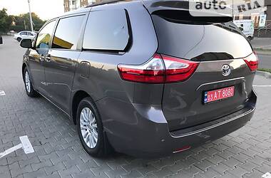 Мінівен Toyota Sienna 2017 в Луцьку