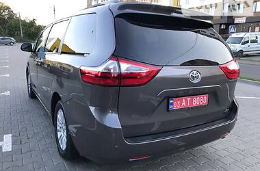 Мінівен Toyota Sienna 2017 в Луцьку