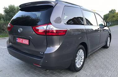 Мінівен Toyota Sienna 2017 в Луцьку