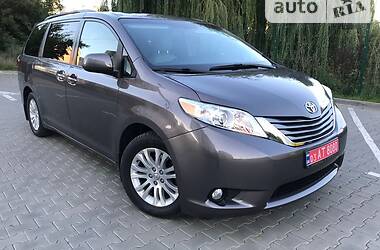 Мінівен Toyota Sienna 2017 в Луцьку