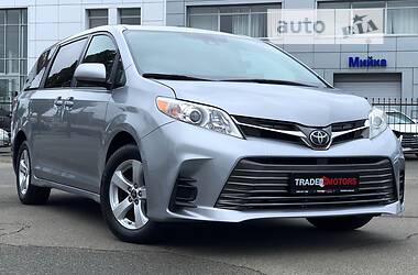 Toyota Sienna 2018