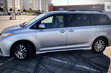 Минивэн Toyota Sienna 2020 в Виннице
