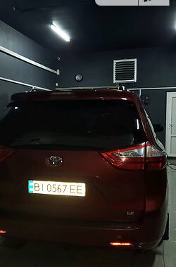 Мінівен Toyota Sienna 2017 в Кременчуці