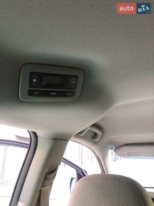 Мінівен Toyota Sienna 2013 в Івано-Франківську