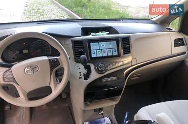 Минивэн Toyota Sienna 2013 в Ивано-Франковске