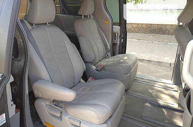 Минивэн Toyota Sienna 2012 в Черновцах