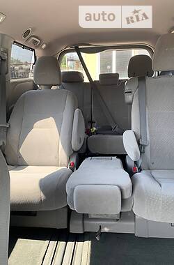 Мінівен Toyota Sienna 2017 в 