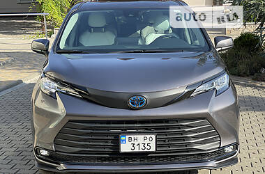 Мінівен Toyota Sienna 2020 в Одесі