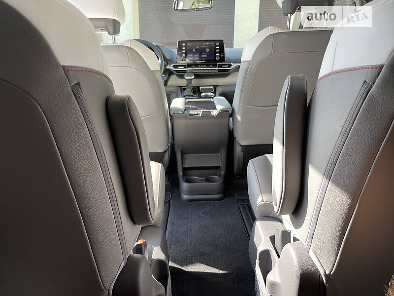 Мінівен Toyota Sienna 2020 в Одесі