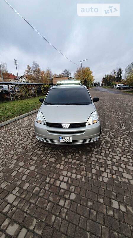 Минивэн Toyota Sienna 2003 в Червонограде