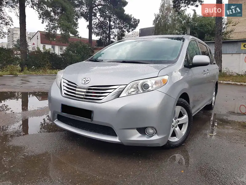 Toyota Sienna 2015