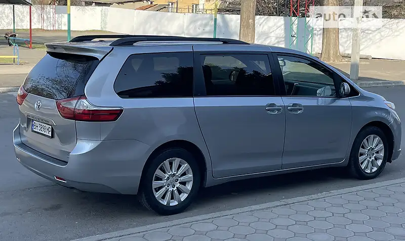 Toyota Sienna 2015