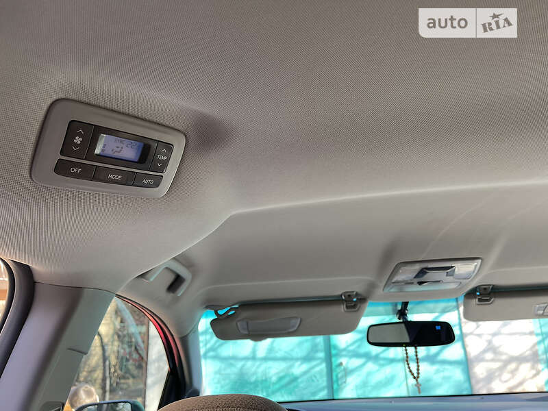 Мінівен Toyota Sienna 2015 в Ізмаїлі