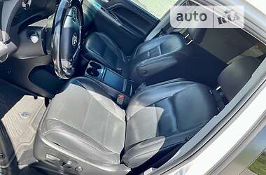 Мінівен Toyota Sienna 2015 в 