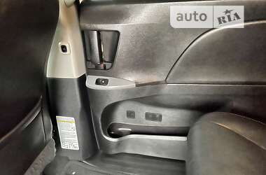 Мінівен Toyota Sienna 2015 в 