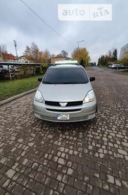 Минивэн Toyota Sienna 2003 в Червонограде