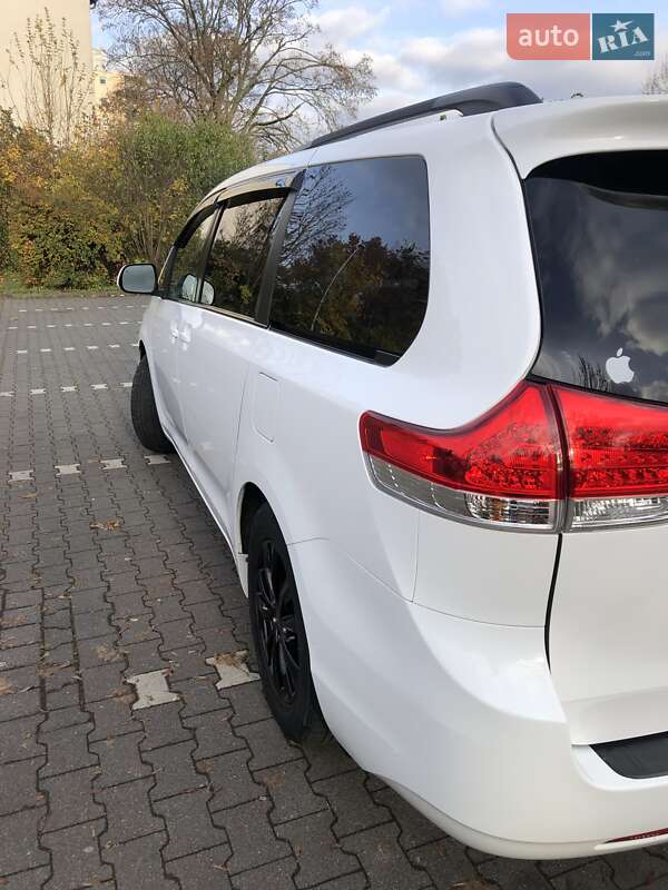 Мінівен Toyota Sienna 2012 в Мукачевому фото 3 Мінівен Toyota Sienna 2012 в Мукачевому