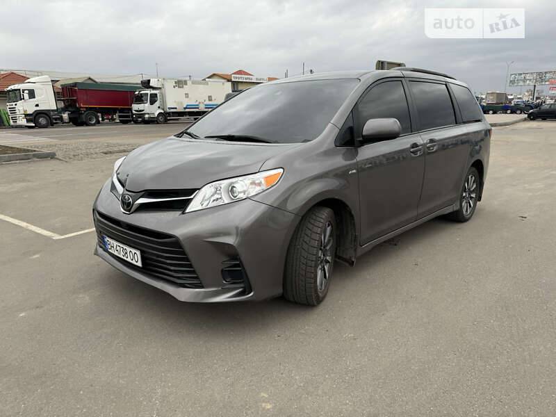 Toyota Sienna 2019