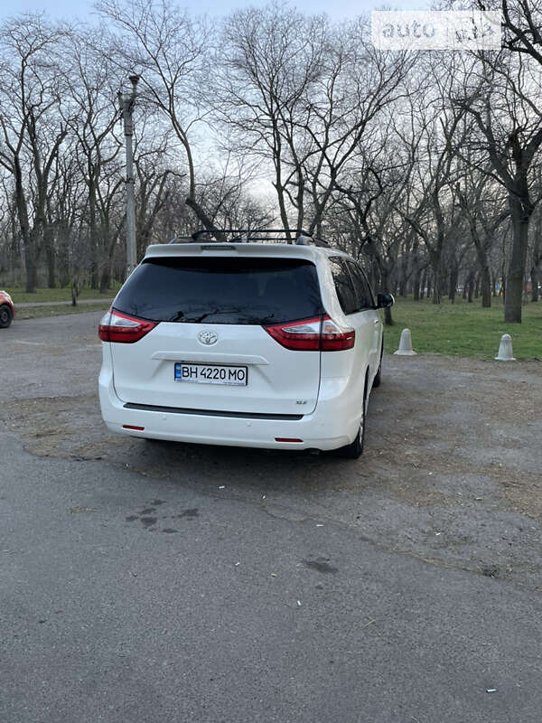 Минивэн Toyota Sienna 2017 в Одессе