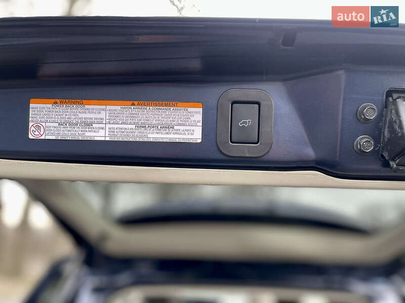 Мінівен Toyota Sienna 2019 в Умані