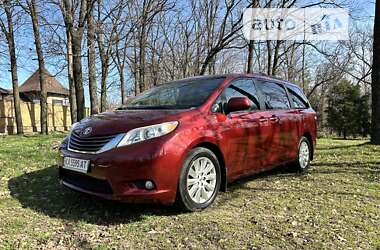 Мінівен Toyota Sienna 2014 в Запоріжжі