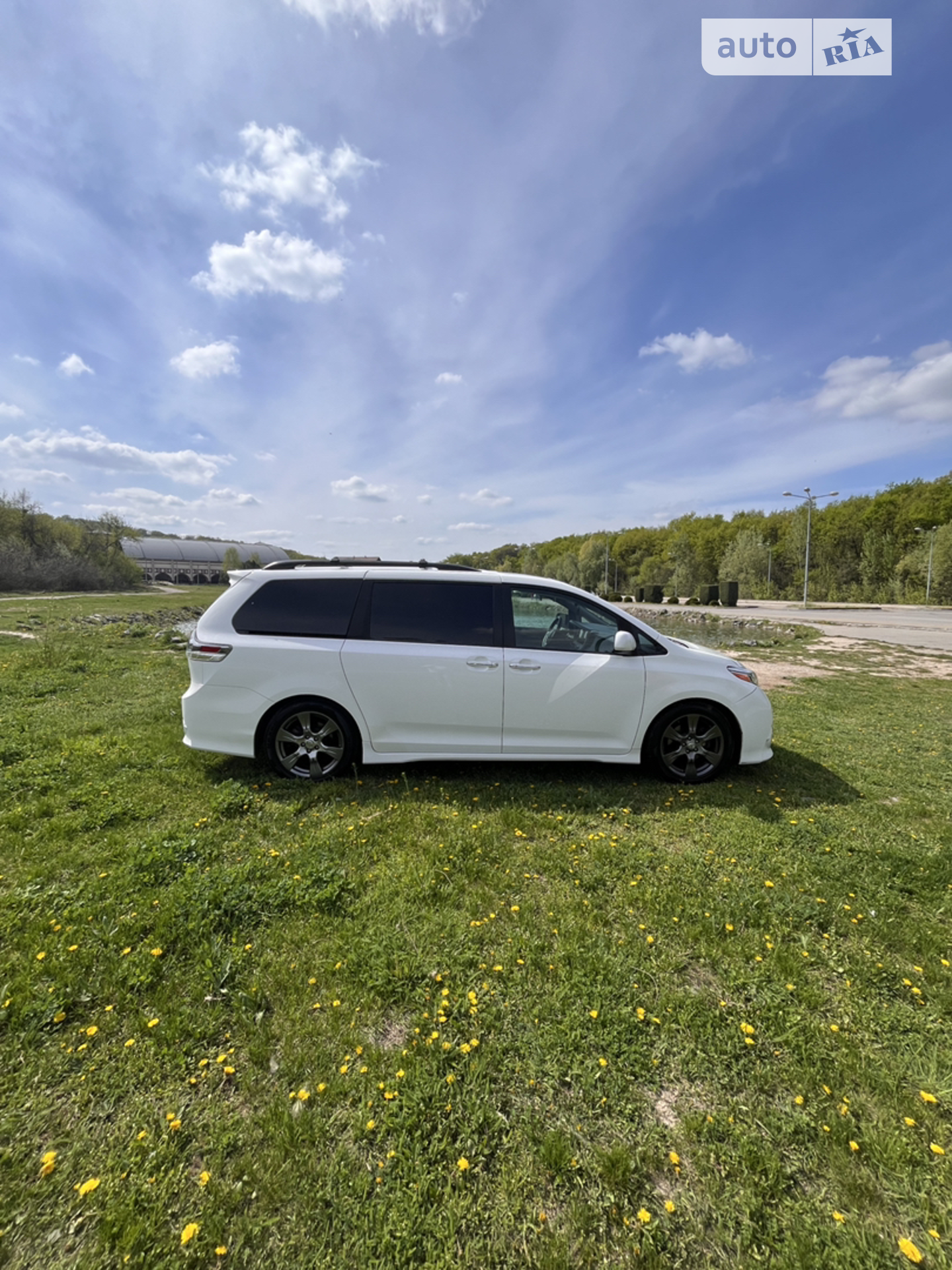 2016 Toyota Sienna - мініатюра 17