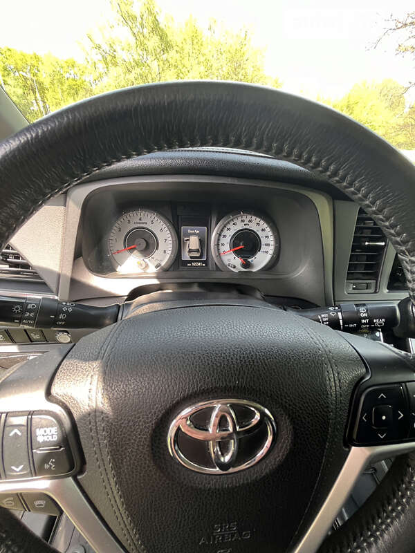 Минивэн Toyota Sienna 2016 в Днепре