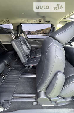 Мінівен Toyota Sienna 2016 в 
