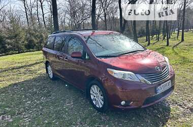 Минивэн Toyota Sienna 2014 в Запорожье