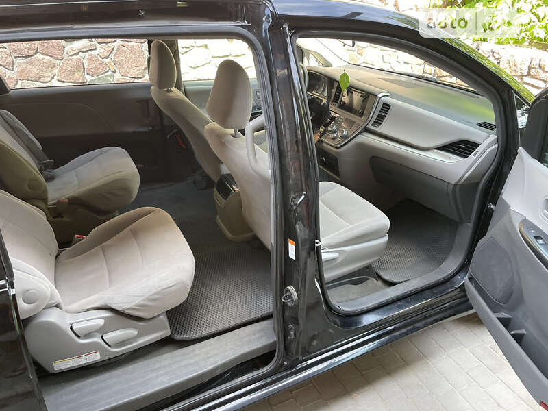 Мінівен Toyota Sienna 2016 в Житомирі фото 2 Мінівен Toyota Sienna 2016 в Житомирі