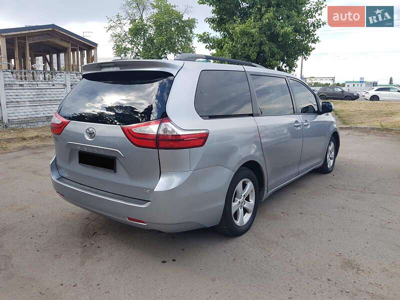 Минивэн Toyota Sienna 2015 в Киеве