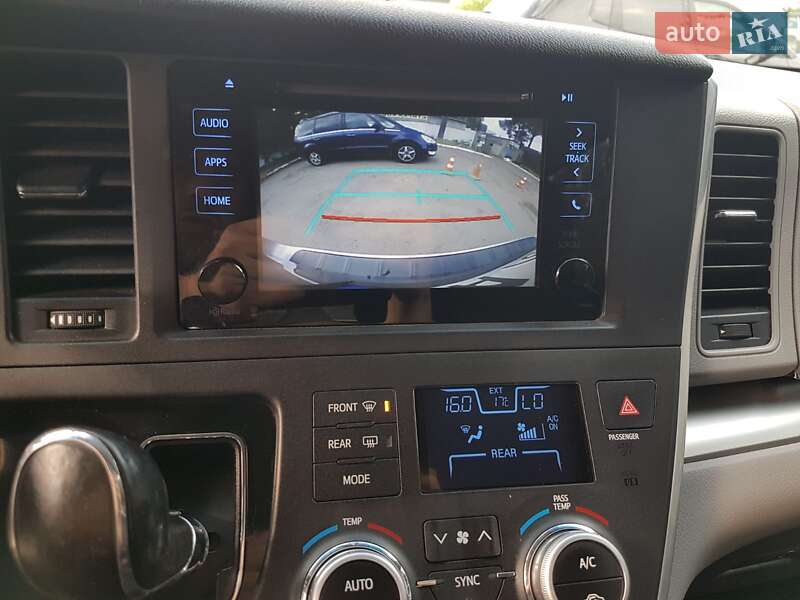 Минивэн Toyota Sienna 2015 в Киеве