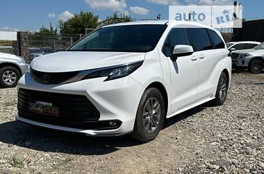 Toyota Sienna 2021