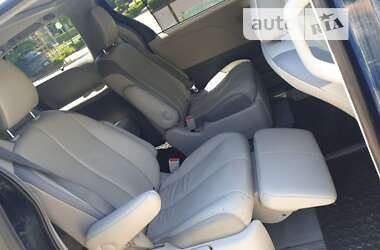 Минивэн Toyota Sienna 2012 в 