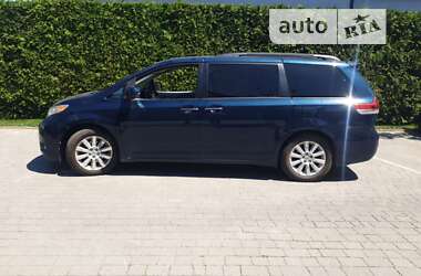 Toyota Sienna 2012