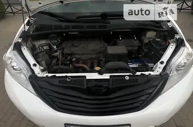 Toyota Sienna 2010
