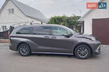 Минивэн Toyota Sienna 2021 в Овидиополе