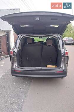 Минивэн Toyota Sienna 2021 в Овидиополе