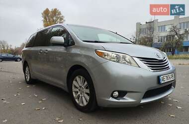 Toyota Sienna 2017