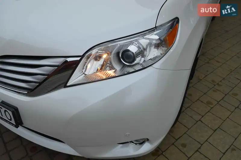 Toyota Sienna 2013