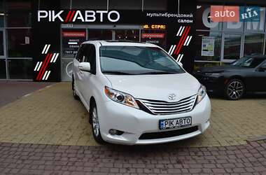 Toyota Sienna 2013