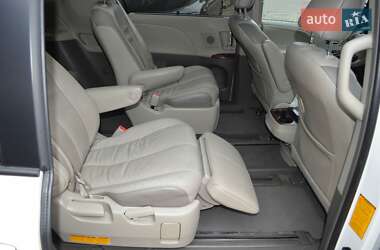 Минивэн Toyota Sienna 2013 в Львове