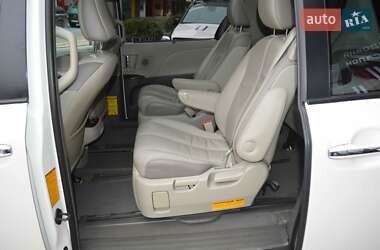 Минивэн Toyota Sienna 2013 в Львове