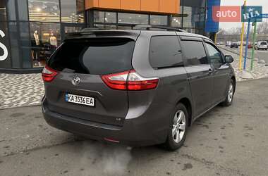 Мінівен Toyota Sienna 2015 в Києві